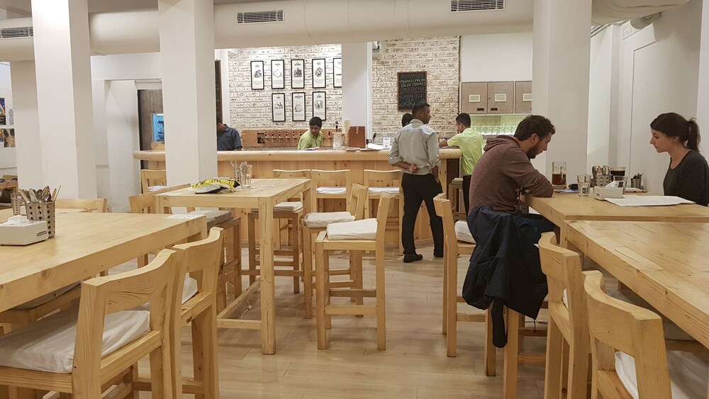 Hotel Bar