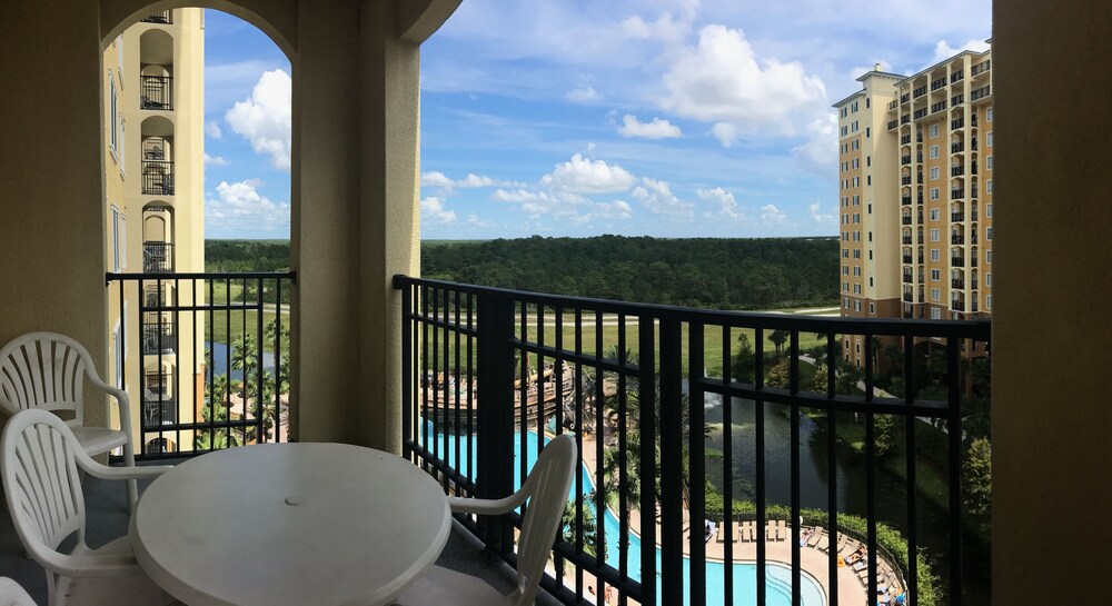 Suite, 2 Bedroom, Pool View - Guestroom View