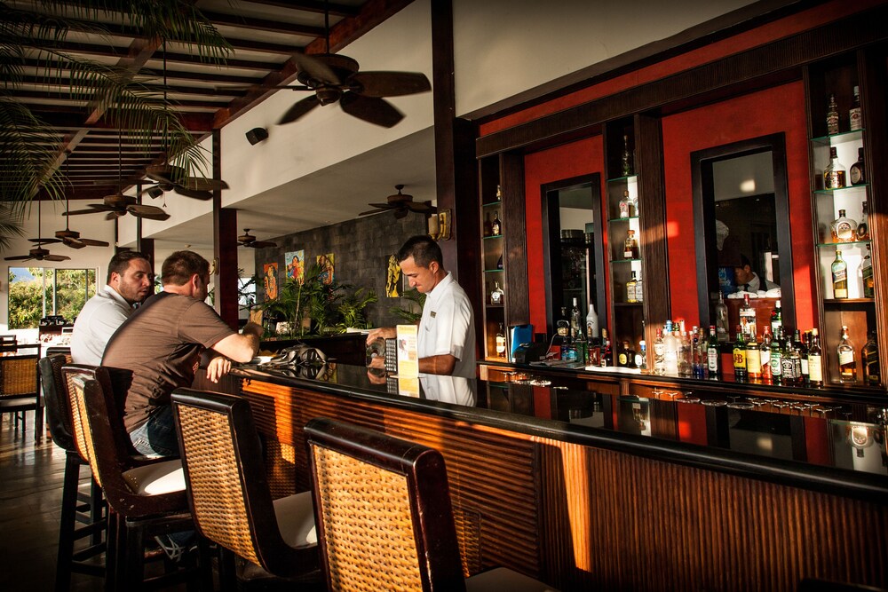 Hotel Bar