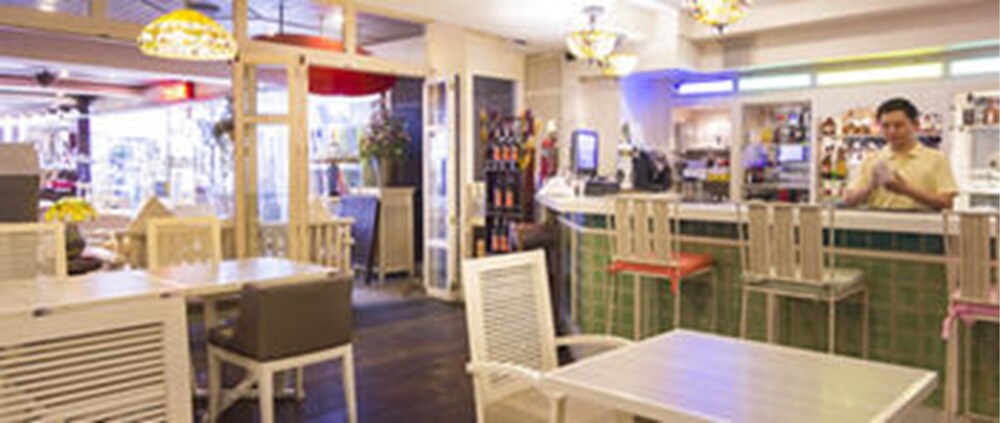 Hotel Bar