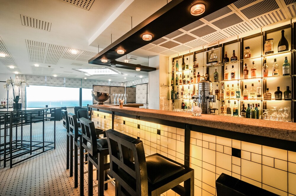 Hotel Lounge