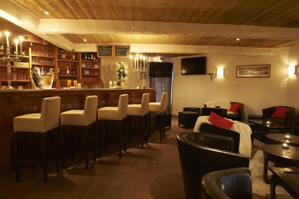 Hotel Lounge
