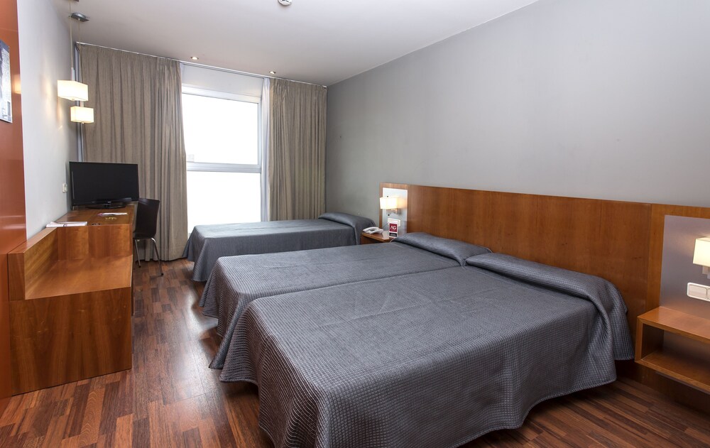Standard Triple Room - Guestroom