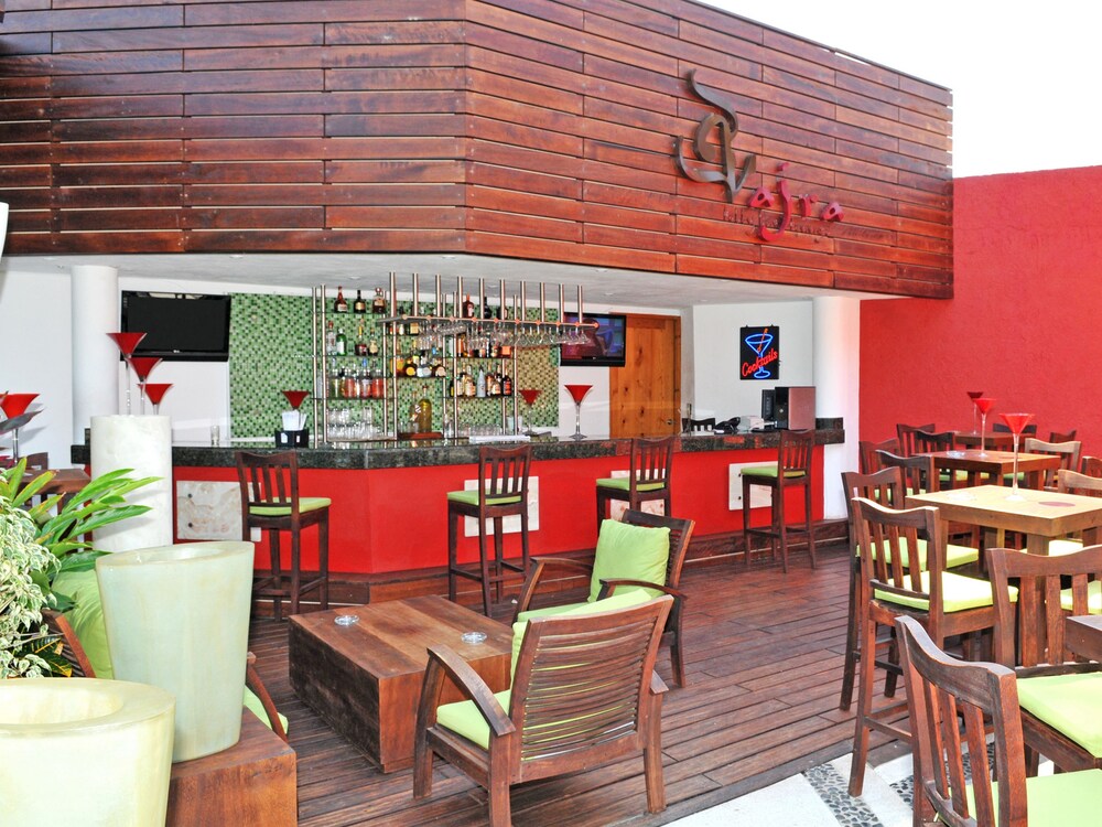 Hotel Bar