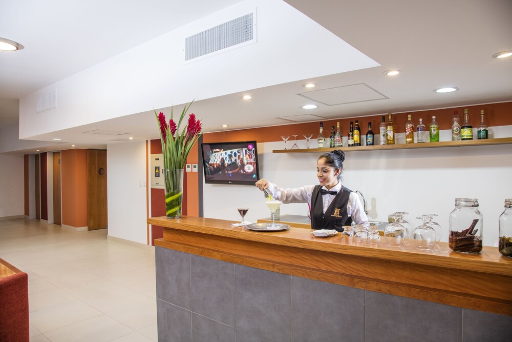 Hotel Lounge