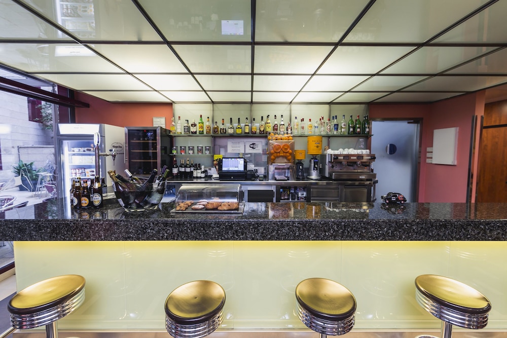 Hotel Bar