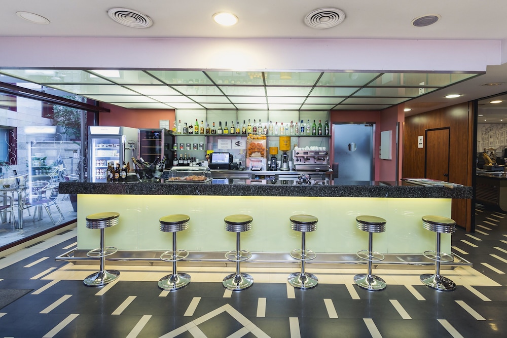 Hotel Bar