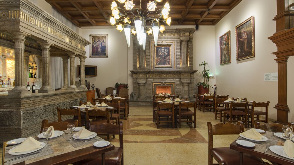 Hotel Bar