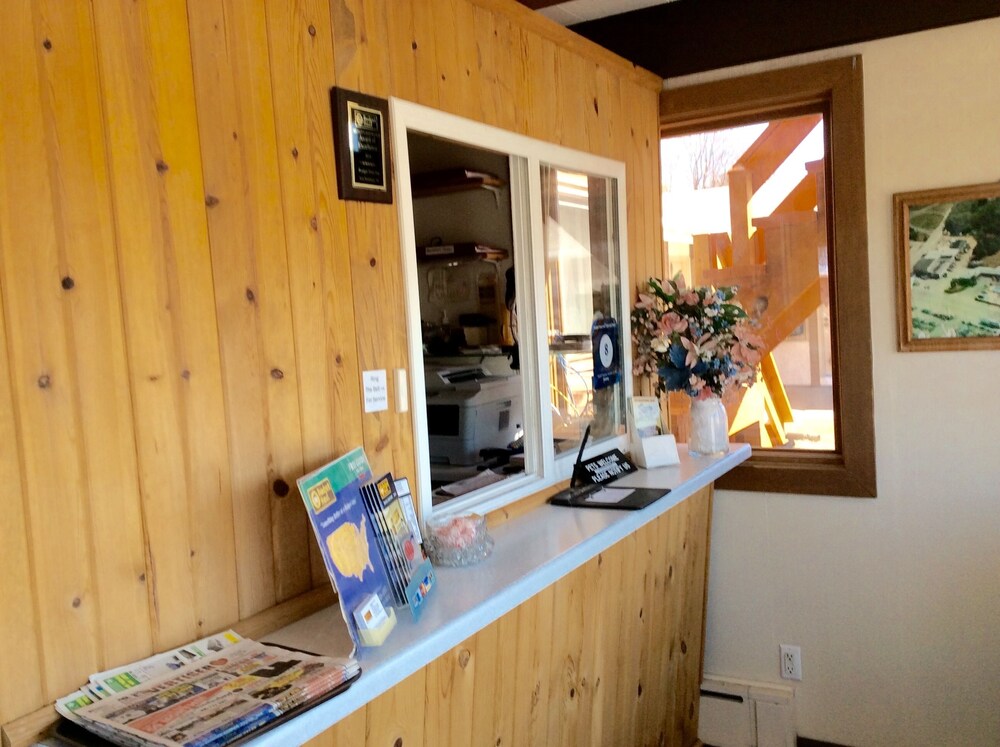 Check-in/Check-out Kiosk