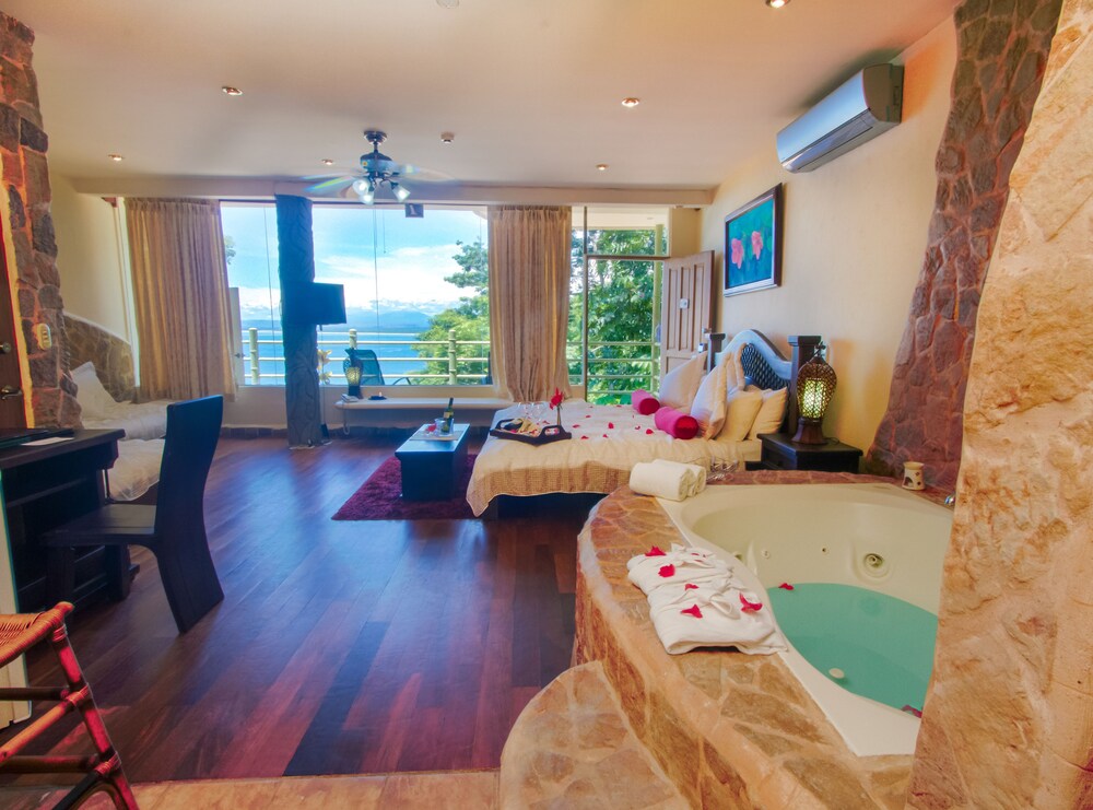 Jetted Tub