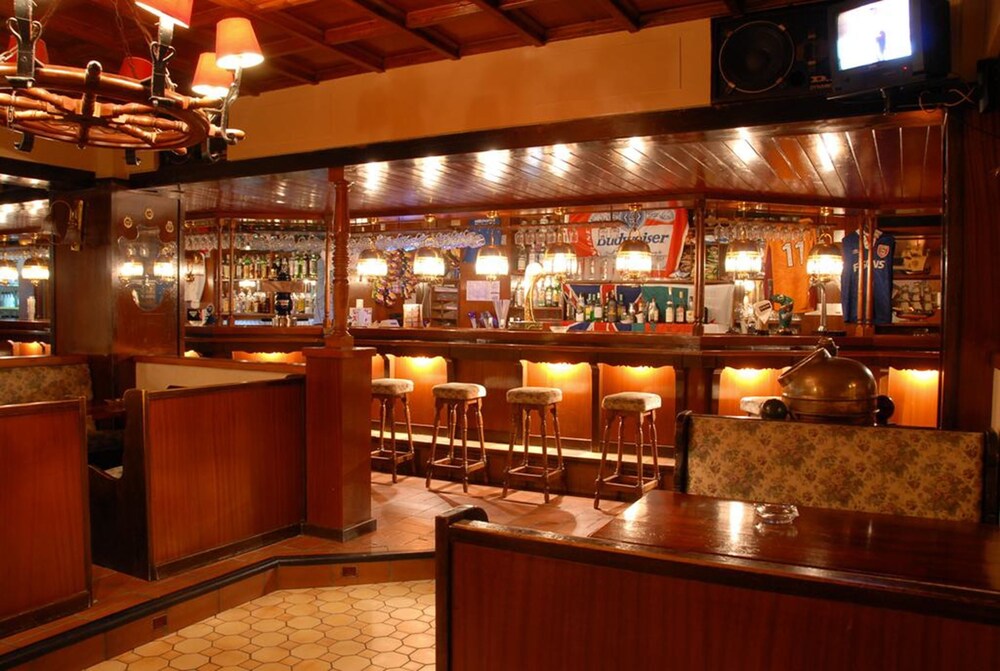 Hotel Bar