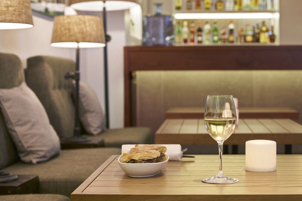 Hotel Bar