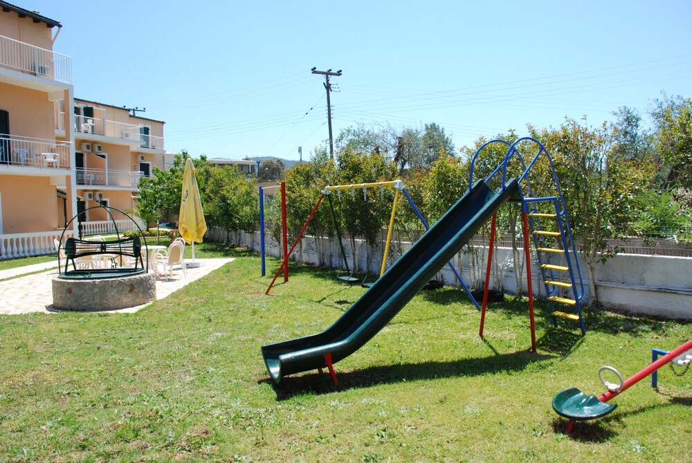 Area giochi per bambini (all'aperto)