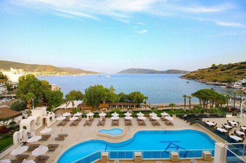 Azka Hotel