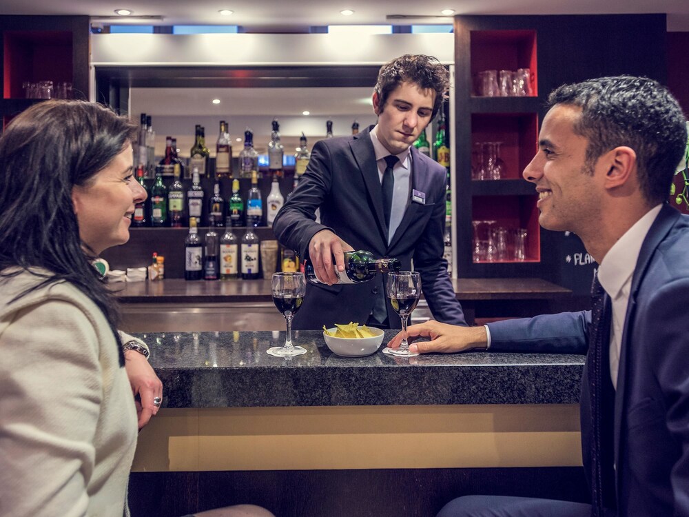 Hotel Bar