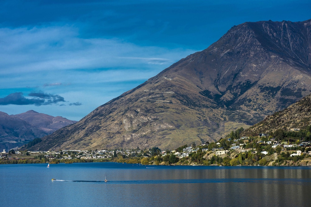 Lake View
