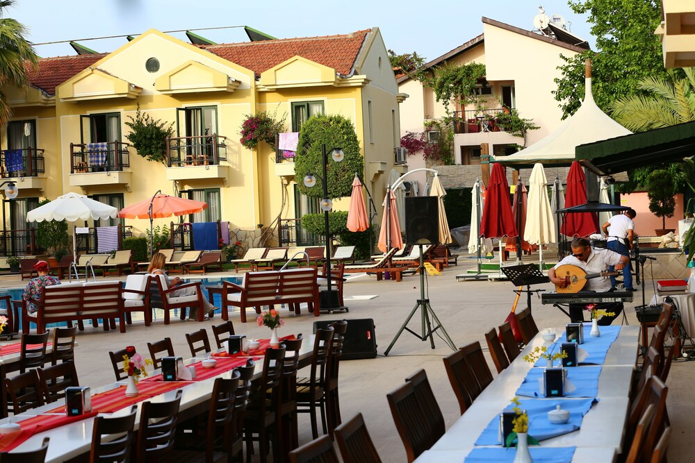 Food Court