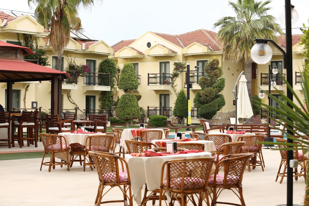 Food Court