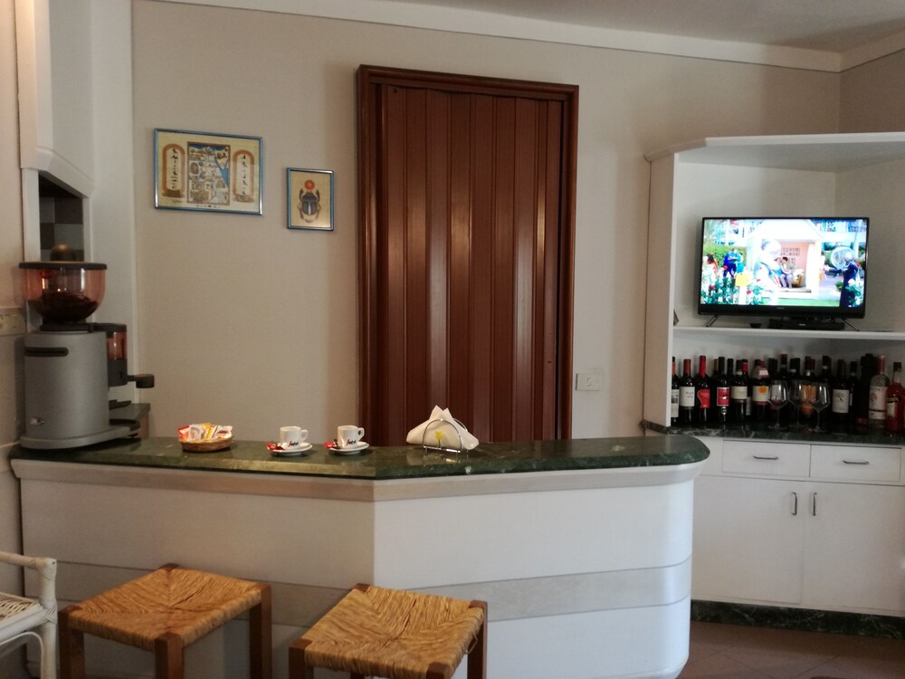 Hotel Bar