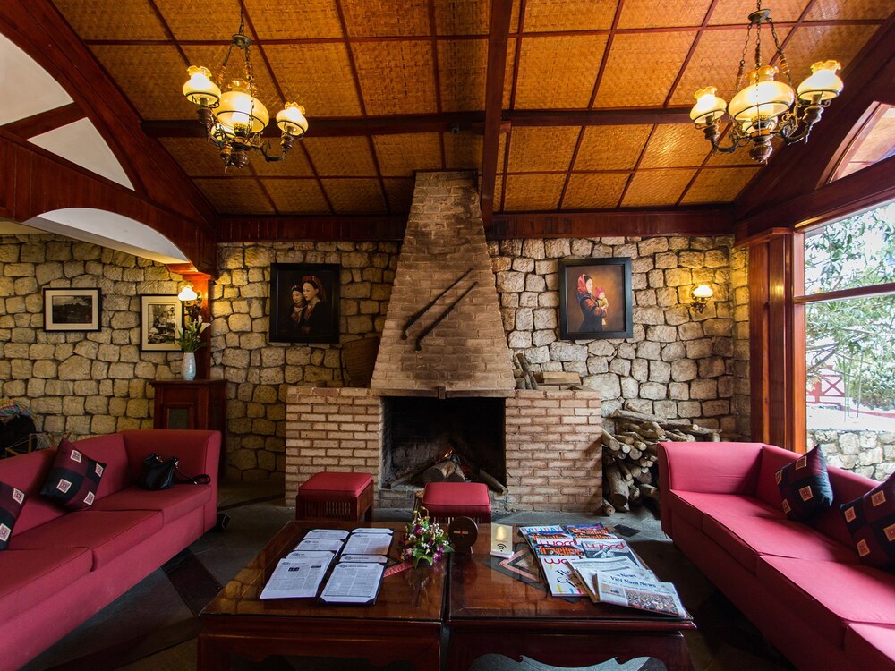 Hotel Lounge