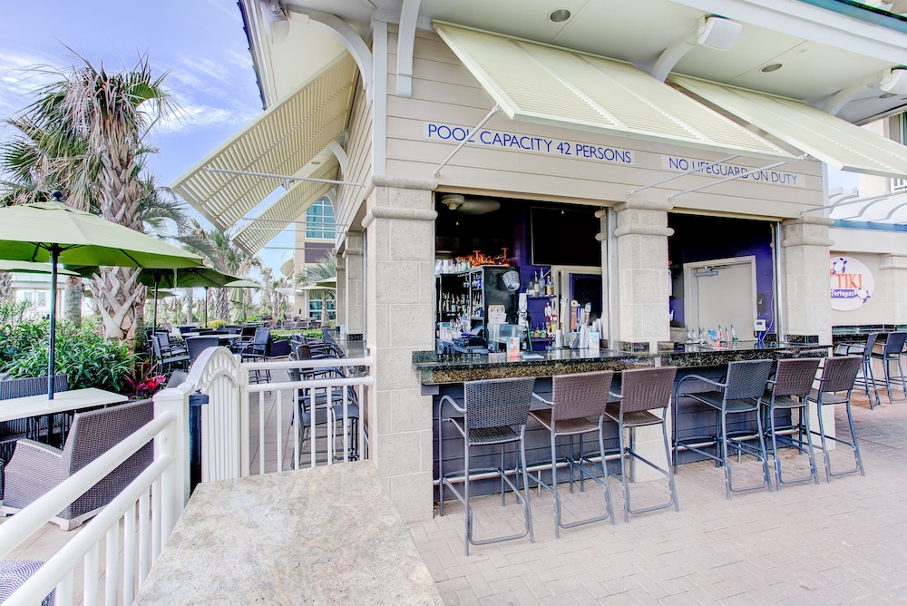 Poolside Bar