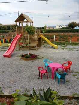 Childrens Play Area - Outdoor