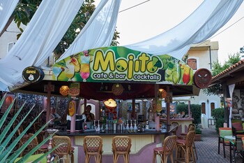 Hotel Bar