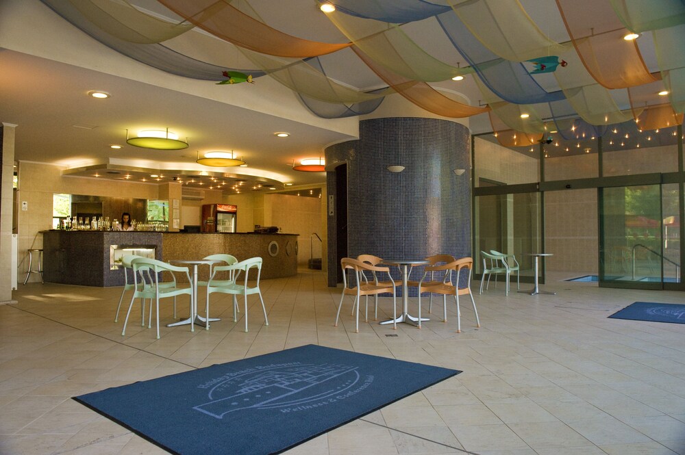 Hotel Bar