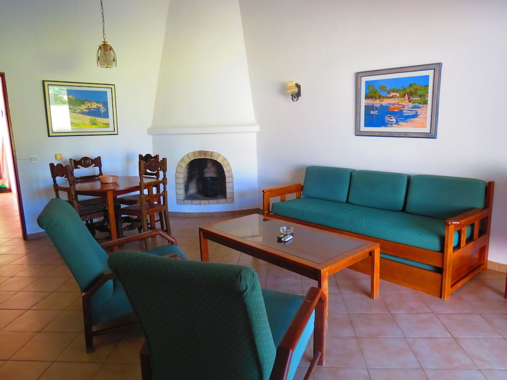 Villa, 2 Bedrooms - Living Room
