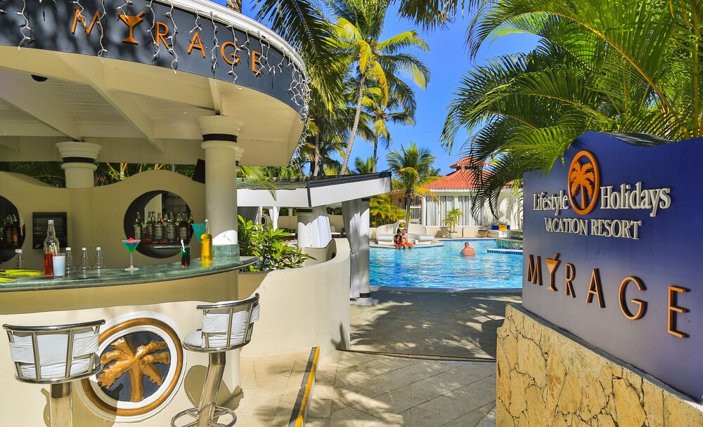 Poolside Bar