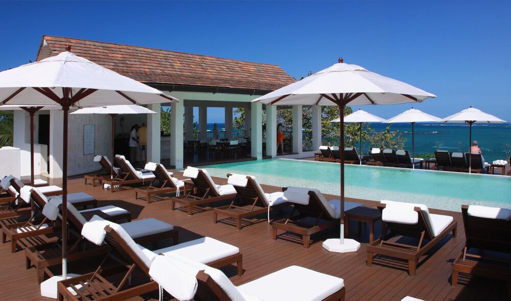 Infinity Pool