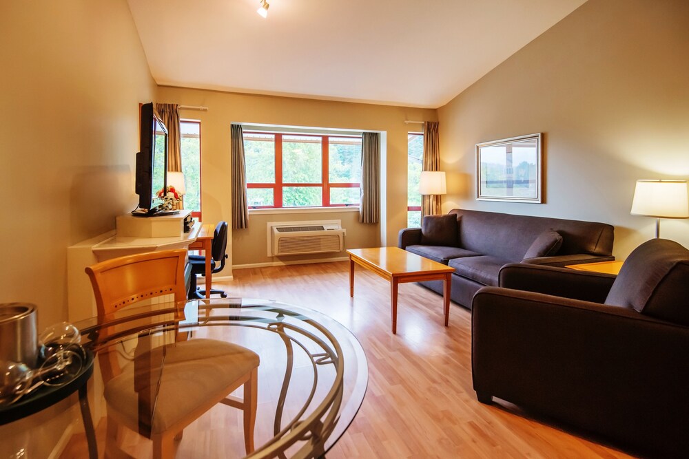 Junior Suite, 1 King Bed with Sofabed, Mountain View - Living Room