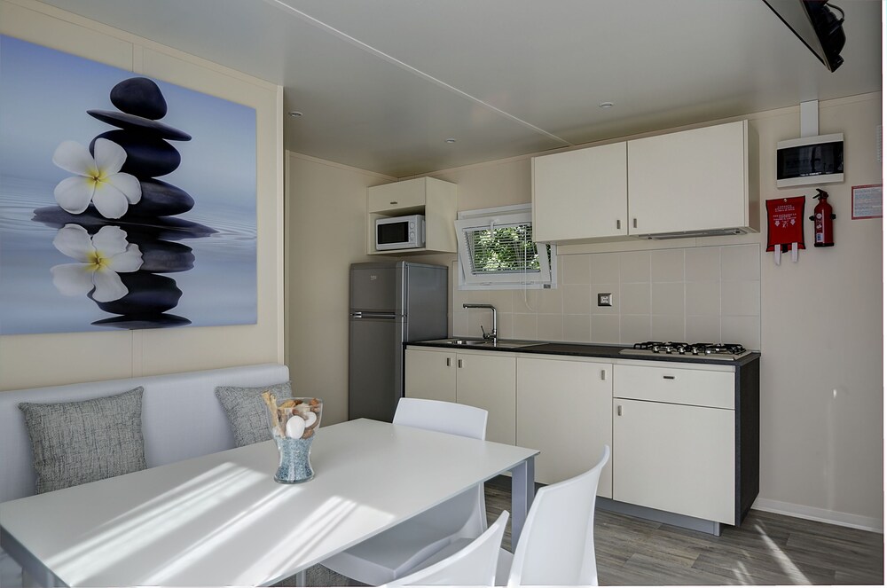 Family Bungalow, Patio (Deluxe) - In-Room Kitchenette