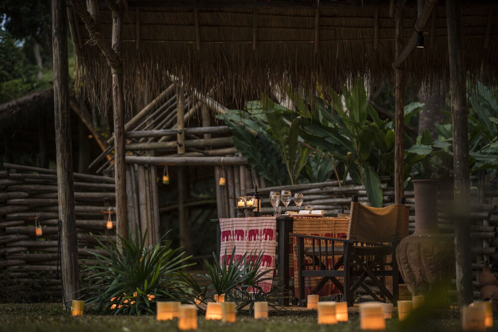 Couples dining, Four Seasons Tented Camp Golden Triangle