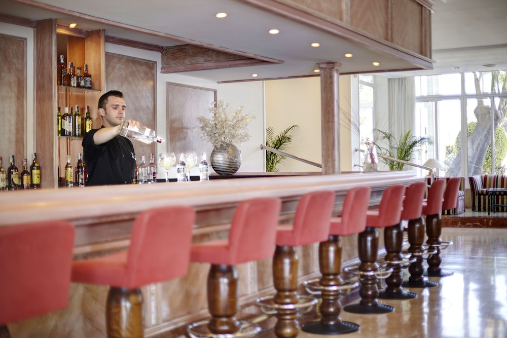 Hotel Bar