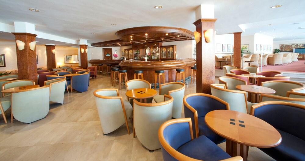 Hotel Bar