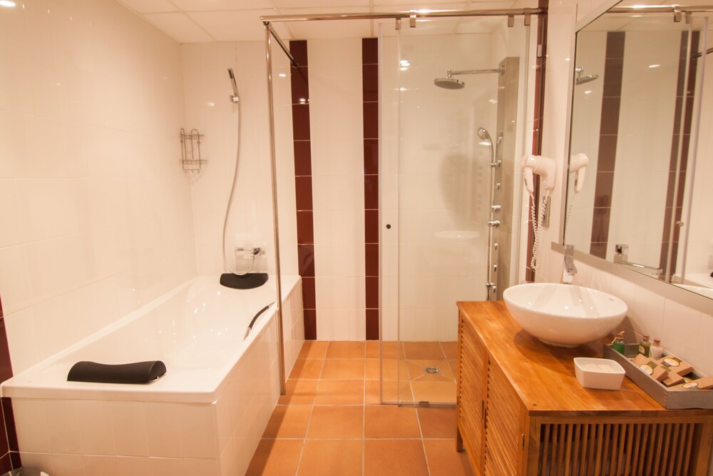 Double Room, Hot Tub - Bathroom