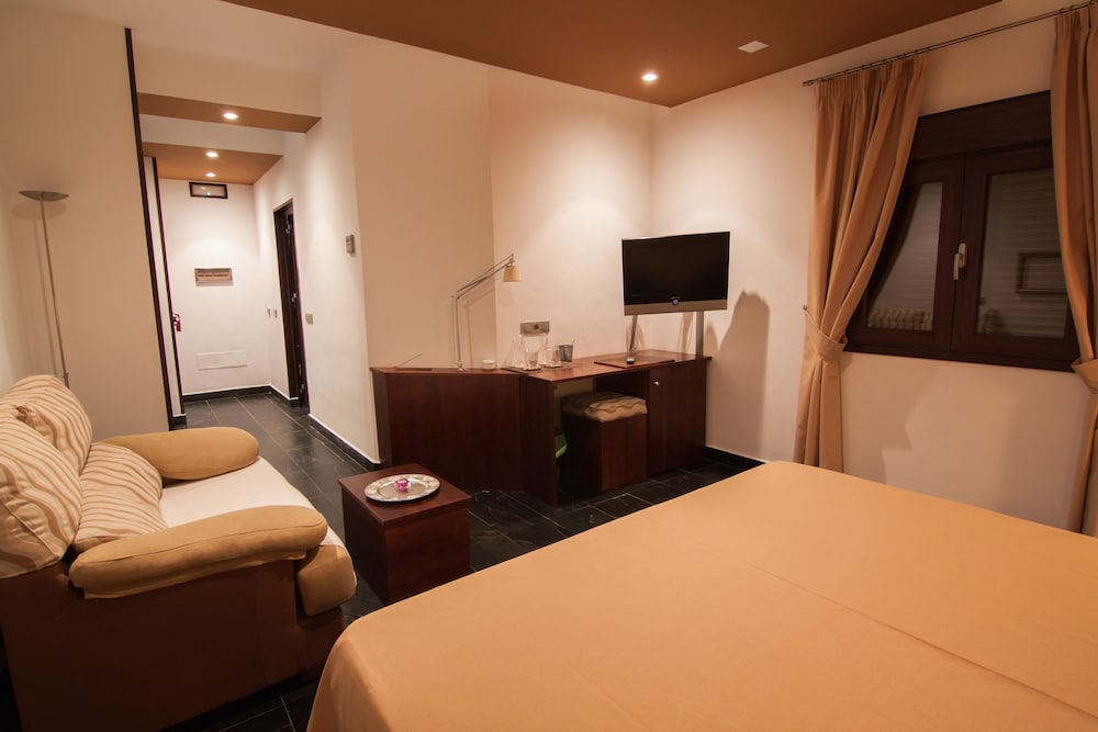 Junior Suite - Guestroom