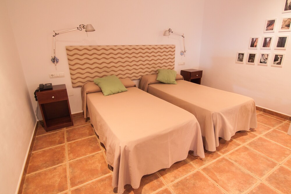 Double or Twin Room - Guestroom