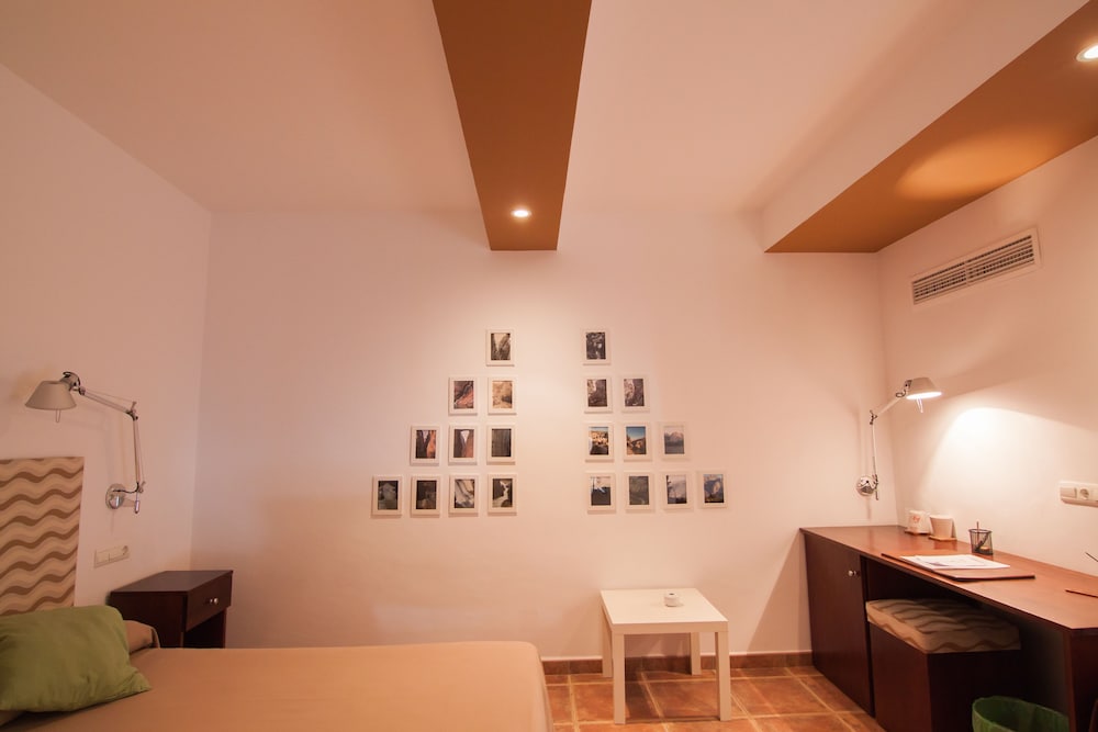 Double or Twin Room - Guestroom