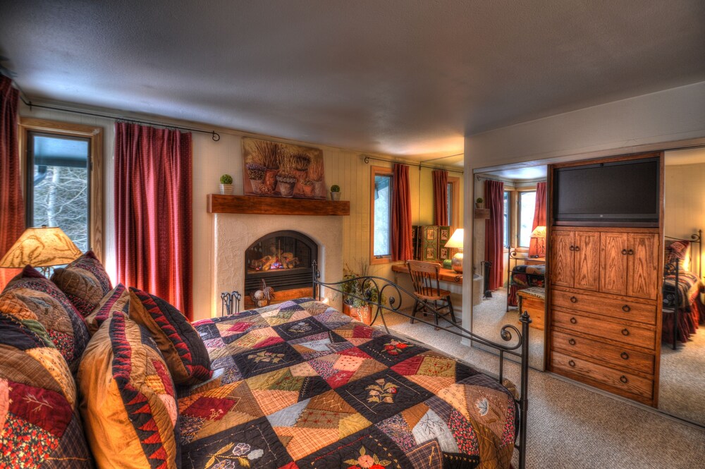 Basic Townhome, 3 Bedrooms - Guestroom