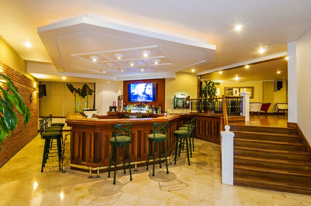 Hotel Bar