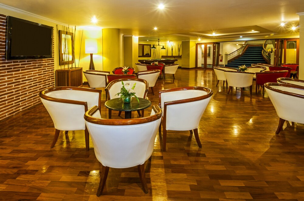 Hotel Bar