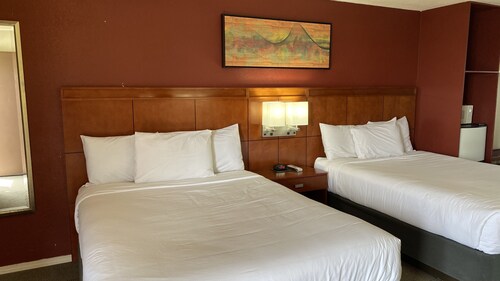 Lakeshore Inn Water Front