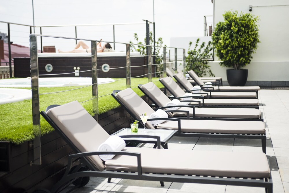 Sundeck