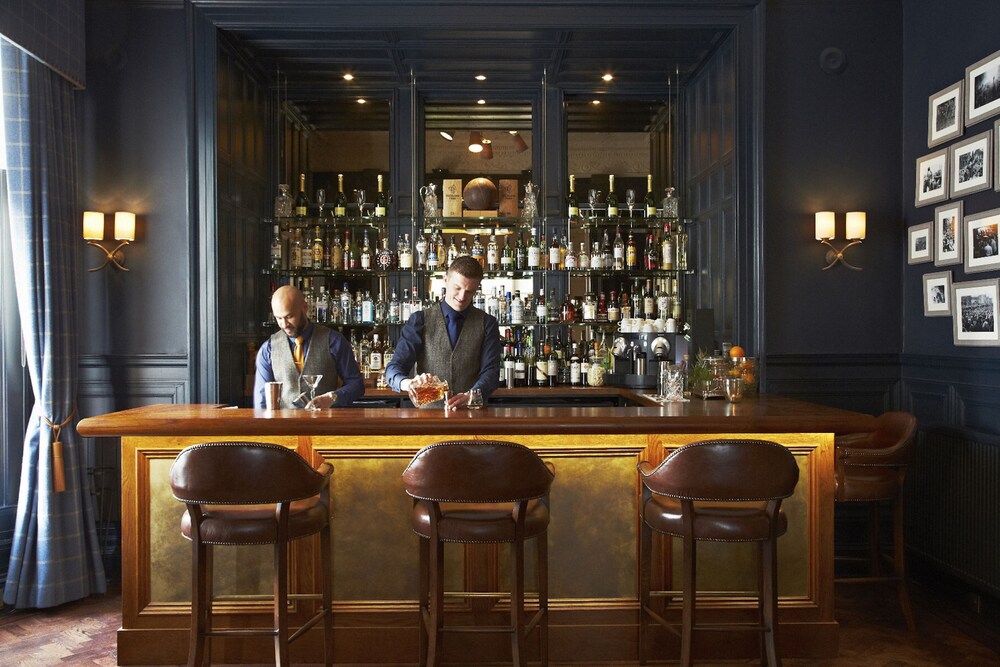 Hotel Lounge