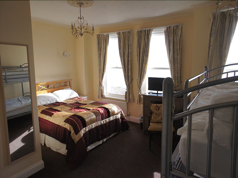 Guestroom