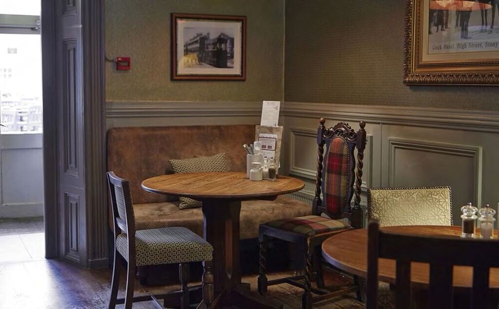 Hotel Bar