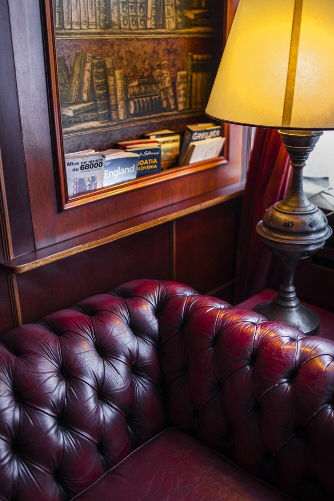 Hotel Bar
