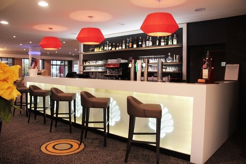 Hotel Bar